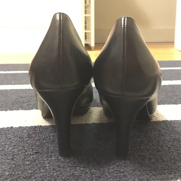 Shoes - Picture 2 of 4