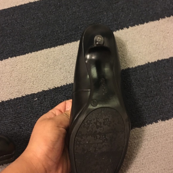 Shoes - Picture 4 of 4