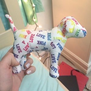 Adorable PINK dog!💕