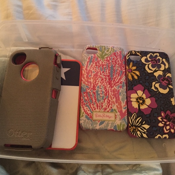 iPhone 4s cases together
