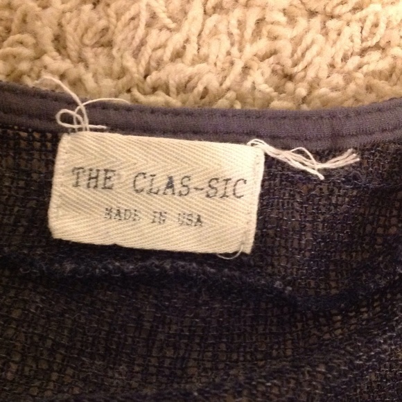 Buckle blouse - Picture 3 of 3