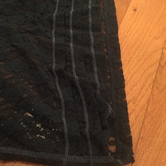 Abercrombie & Fitch Navy Lace Crop Top - Small - Picture 4 of 6