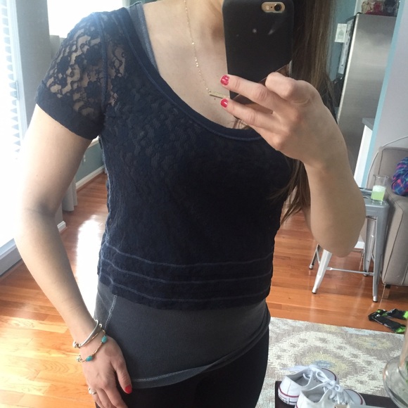 Abercrombie & Fitch Navy Lace Crop Top - Small - Picture 5 of 6