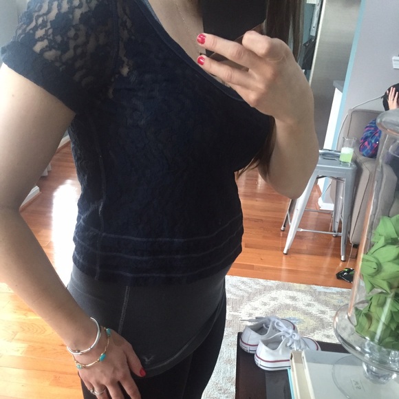 Abercrombie & Fitch Navy Lace Crop Top - Small - Picture 6 of 6