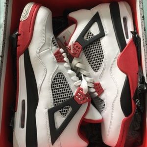 Jordan fire red 4 size 12 brand new
