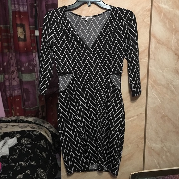 dress - Picture 2 of 4