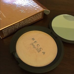 Becca Champagne Pop