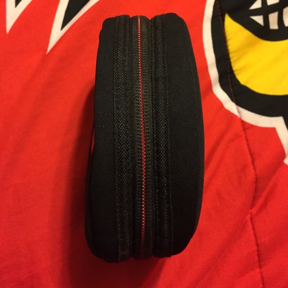 Beats Solo Carrying case - Picture 3 of 3