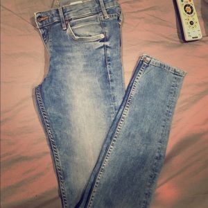 H&M Light wash skinny jeans