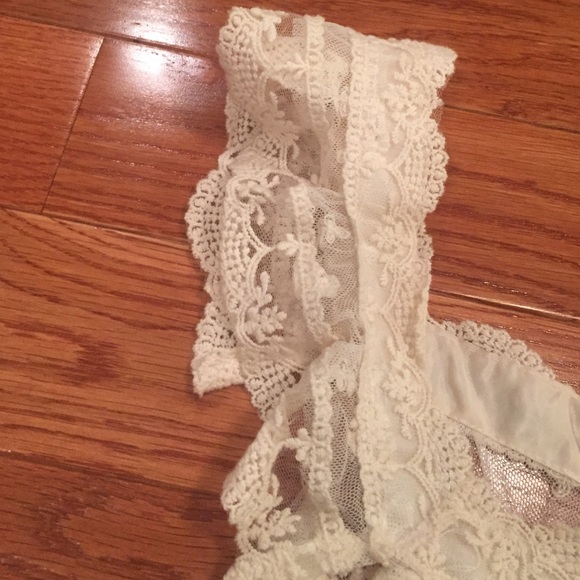 American Rag Cream Lace Top - Small - Picture 4 of 4