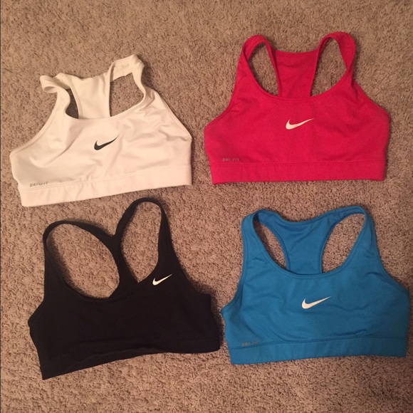 Nike women's sports bras size small
