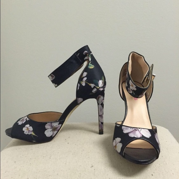 Floral Heels - NEVER WORN