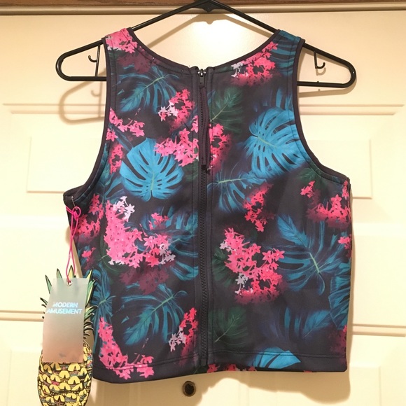 🍍Tropical Fauna Zip Back Crop Top🍍 - Picture 2 of 3