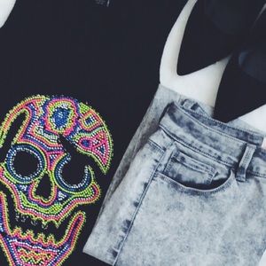 BLACK MULTICOLORED SKULL MUSCLE TEE!!