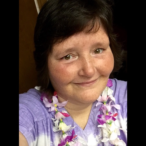 Meet your Posher, Lisa - Picture 1 of 1