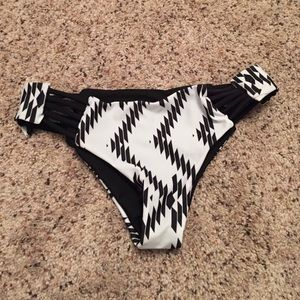 Black and white bikini size XS