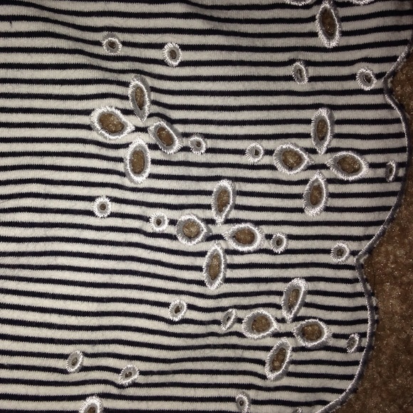 6 Tank Tops - Picture 2 of 3