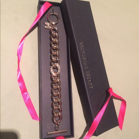 Victoria's Secret Jewelry - Victoria's Secret Beautiful bling bracelet✨ NWT