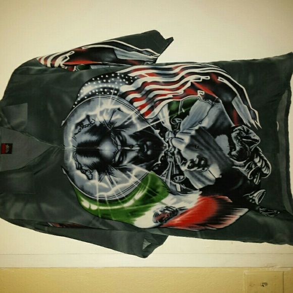 Shirt - Picture 2 of 3