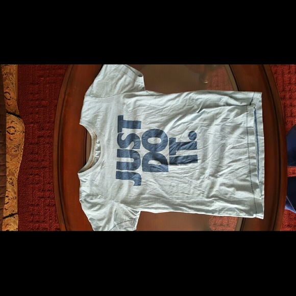 Women's Nike "Just Do It" Shirt Size Medium