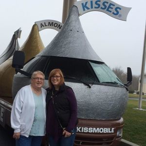 Meet your Posher, Leslie