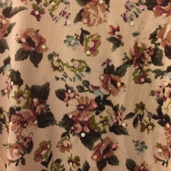 American Rag white rose print sweater - Picture 4 of 4