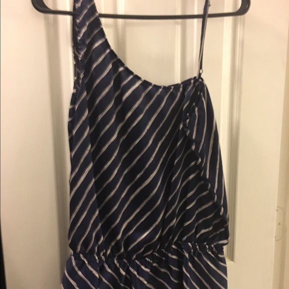 Tops - Picture 2 of 4