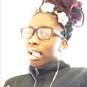 Meet your Posher, Angiee