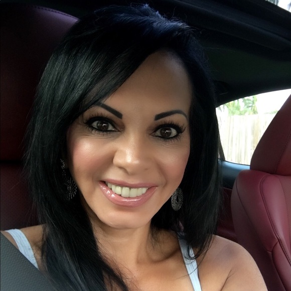 Meet your Posher, Cindy - Picture 4 of 4