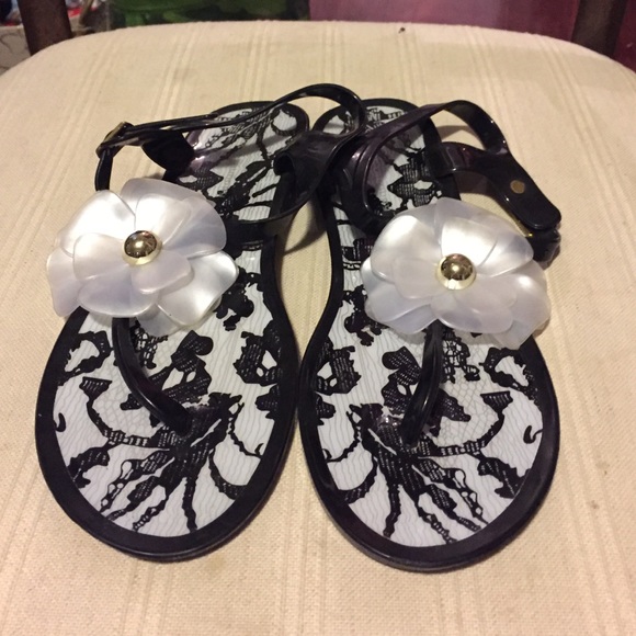 Flowered jelly sandals