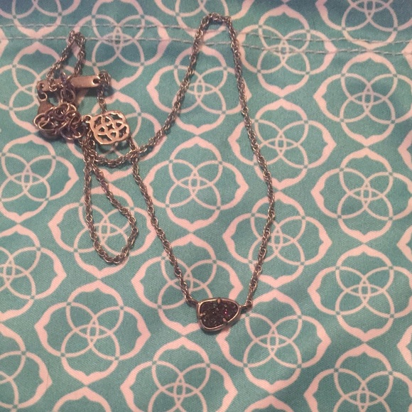 ON HOLD💖💖Kendra Scott retired necklace!
