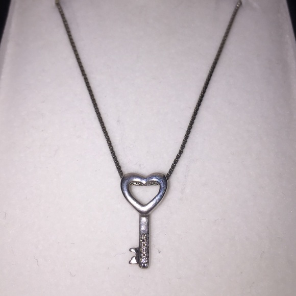 Heart & knot listing