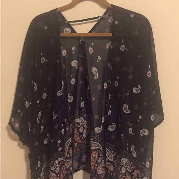 Forever 21 Kimono - Picture 2 of 3