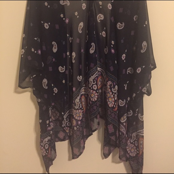 Forever 21 Kimono - Picture 3 of 3