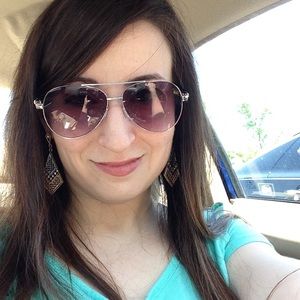 Meet your Posher, Jade