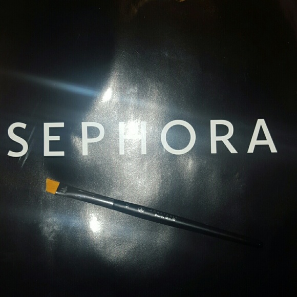 Anastasia Beverly Hills brow brush number 15