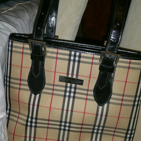 Burberry - Picture 2 of 3