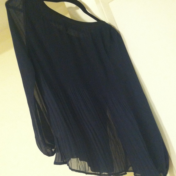 Shirt - Picture 4 of 4