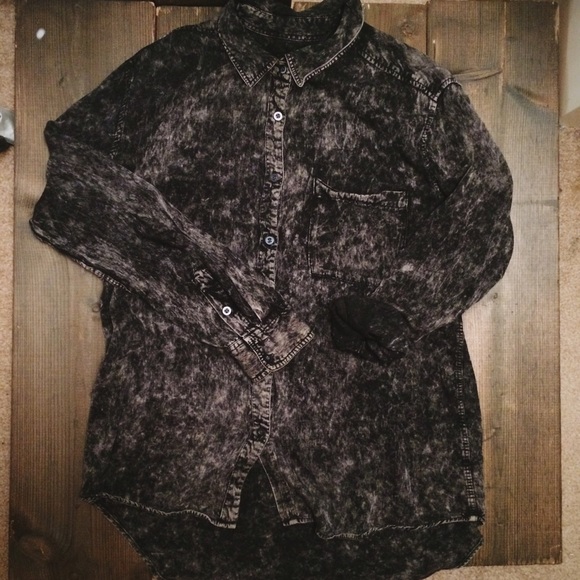 Urban outfitters ByCorpus high-low button down