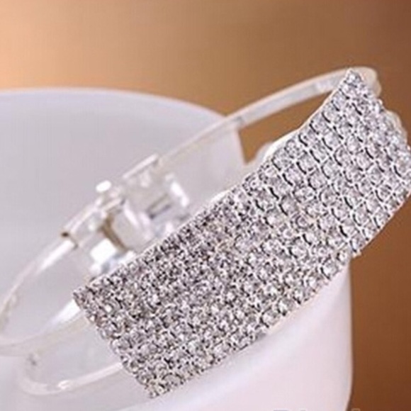 Woman's crystal silver bracelet