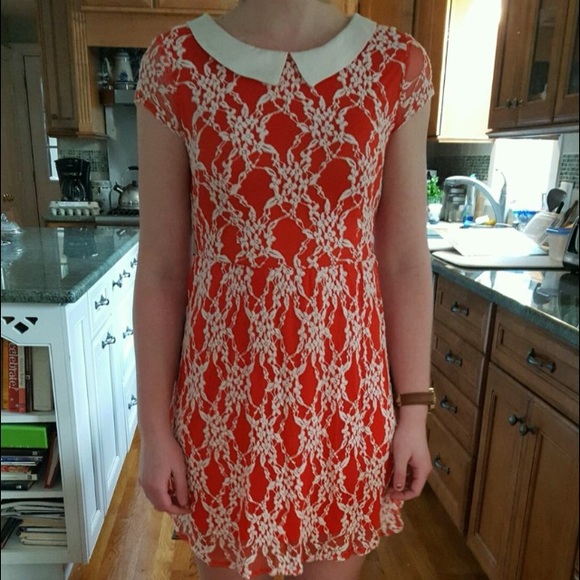 Red shirt sleeves summer dress with white collar