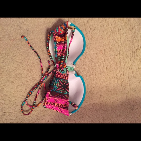 Bathing suit - Picture 2 of 3