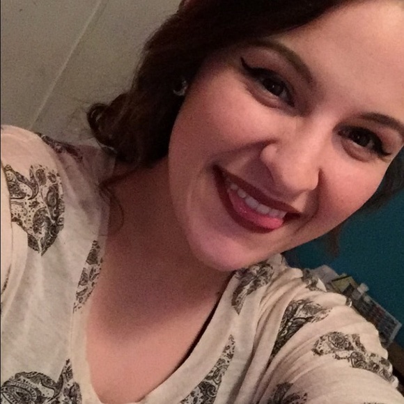 Meet your Posher, Dakota