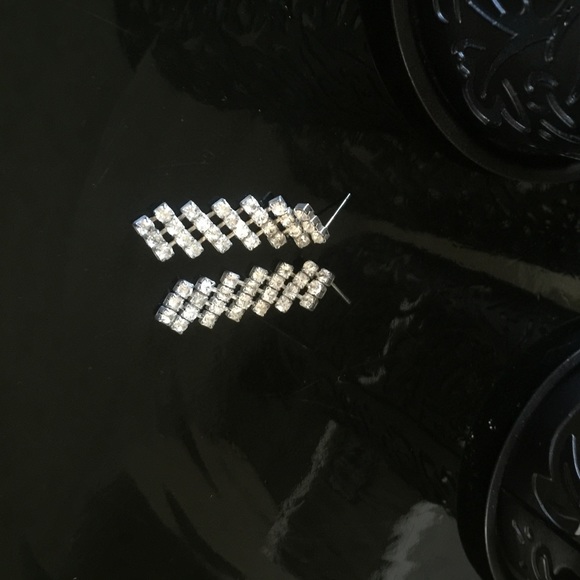 Earrings - Picture 1 of 1