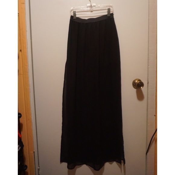 black maxi skirt