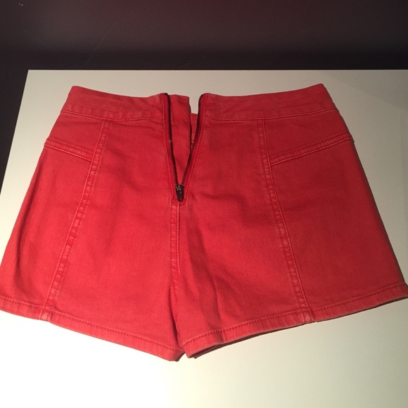 Shorts - Picture 2 of 3