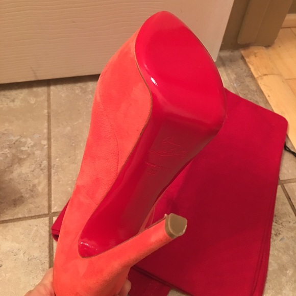 🎈SOLD🎈 Christian Louboutin Talitha Suede Pump - Picture 3 of 4