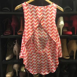 Backless bright geometric tank