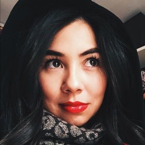 Meet Your Posher, Herminia