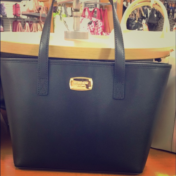 Michael Kors Handbags - Michael Kor tote